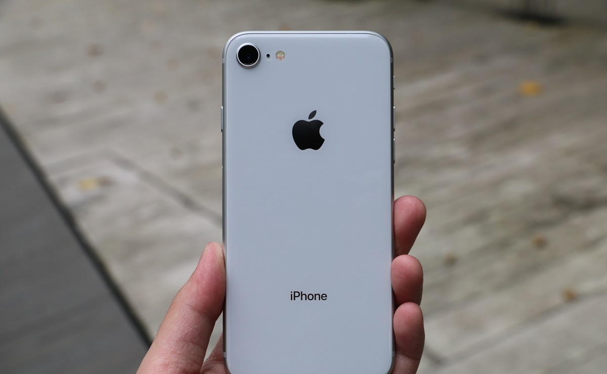 Apple iPhone 9 Çin pərakəndə satış saytına səhvən daxil edildi